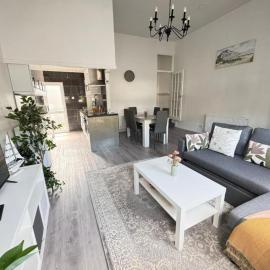 Spacious 2BR Home by Portobello Beach