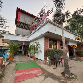 Hotel Anuha, hótel í Sasupāda