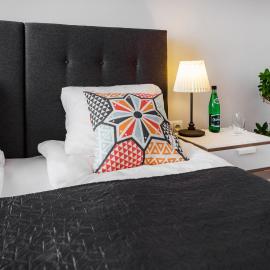 Six Suites, Old Town