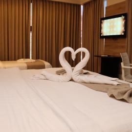 ALENA HOTEL, ξενοδοχείο στην Άκαμπα