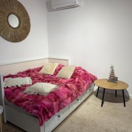 Cottage Studio, hotel in Borzęcin Duży