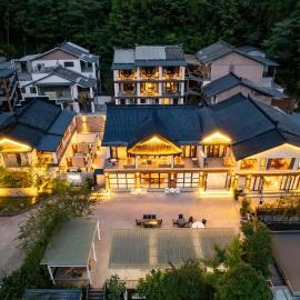Jade Peak Hot Spring Villa – hotel w mieście Dujiangyan