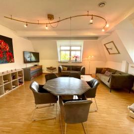 Luxus Penthouse 100qm mit Sauna, Whirlpool, Terrasse, Garage, ruhig und zentral