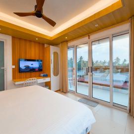 Pavona Maldives, hotel din Gaafaru