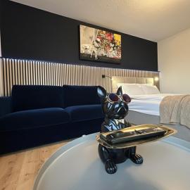 Cozy Escape 3BR I 20 min to Zurich center l 2 Free Parking I View, хотел в Шлиерен