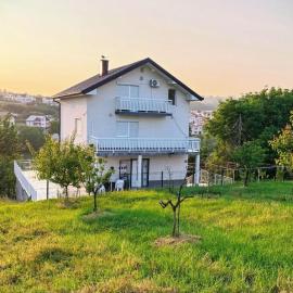 White Villa Blažuj, hotel i Blažuj