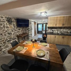 Stone house seta