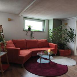 statt HOTEL - Frisch, Frech und Farbenfroh - Helle Souterrainwohnung, hotell i Oldenburg