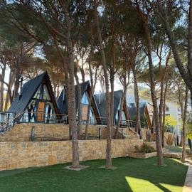 Pine Straw Douma, Hotel in Douma