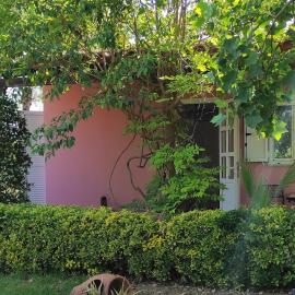 Lea's Apartment, hotel in Kourouta