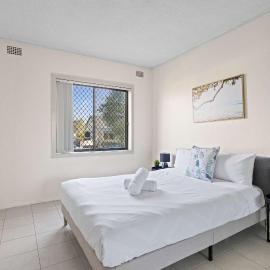 Well-Located 2BR Stay Near Auburn Station & Shops