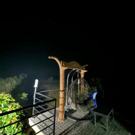 Narayani view resort، فندق في Bharatpur