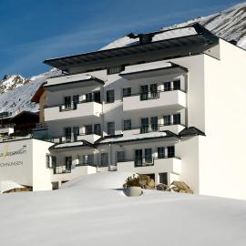 Landhaus Jenewein, хотел в Обергургл