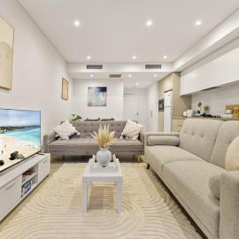 Modern One Bedroom Apartment in Forest Lodge Near Sydney CBD Sleeps Four, hotell Sydneys