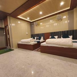 Raja Palace، فندق في Ayodhya