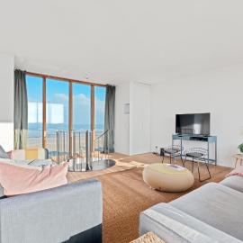 Triplex apartment with terraces and sea view