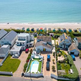 Vibrant Seafront Home for 10 with Pool
