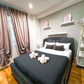 Luminoso Loft Navigli - nel cuore di Milano - MetroM2 - Wi-Fi - cabina armadio, hotel a Milà