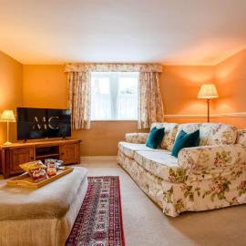 Cosy 4-Bed Cottage in Kirk Yetholm by MCPI Hosting, Perfect for Families & Holidaymakers, hotel in Kirk Yetholm