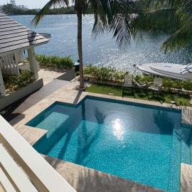 Villa del Mare - Waterfront Villa