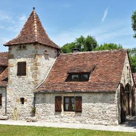 jolie maison de vacances avec piscine, hotel a Flaujac-Gare