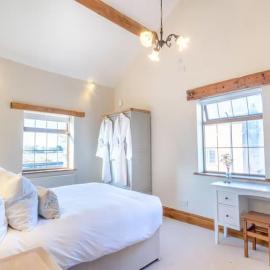 Cheshire Barns, hotel in Great Budworth