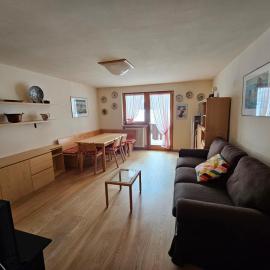 Splendid Chalet 300 meters from the Slopes, Hotel in La Thuile