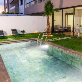 Dar Bouazza Luxury apartment with pools garden sports courts parking near the sea Rental is only for married couples, not for unmarried individuals, hotel in Dar Bouazza