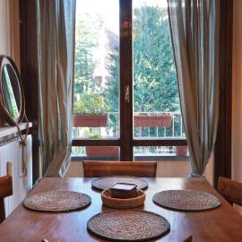 Cozy Central Aparment With AC & Free Private Parking