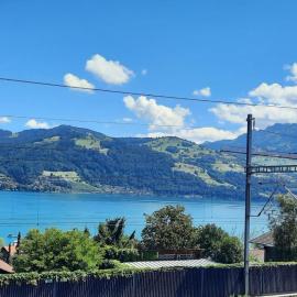 Thunersee View Studio, hotel in Einigen