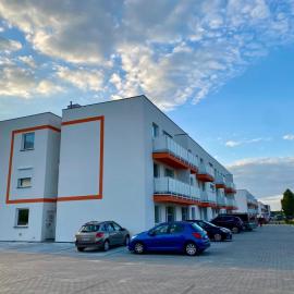 Apartament Krokus - winda, parking, hotel v destinácii Ostrów Wielkopolski