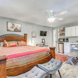 1 Mi to Ruidoso Winter Park! Studio w/ Pool Access, ξενοδοχείο σε Alto