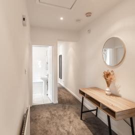 2BD, 2BA , High Street Ap, Close Transport Links!