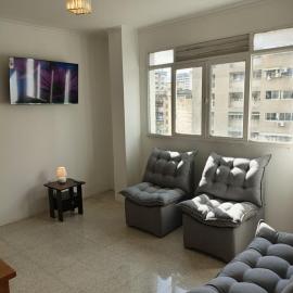 Lindo Apartamento 2 Habitaciones a 10 Minutos del Centro Comercial Sambil Candelaria en Caracas con Agua y Ascensor