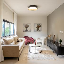 Luxury Point TLV, Hotel in Giv‘atayim