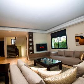 Villa avec piscine et sauna 8 chambres proche commodité et Casa Finance City