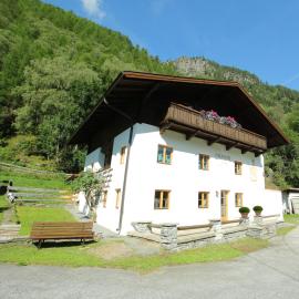 Apart Falkneralm, Hotel in Längenfeld