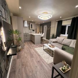 2 bedroom self catering detached outhouse with garden area
