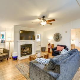 Butler Home Near Watauga Lake w/ Furnished Patio!, hotel in Butler
