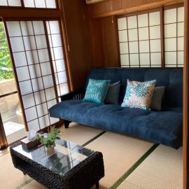 Sunkissed Divers Okinawa Yomitan Guest House 1, hotel i Yomitan