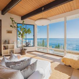 Malibu Villa with Beach Access and Ocean View, hotel v destinácii Malibu