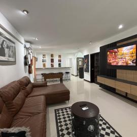 Beautiful large central house 500Mbps WiFi