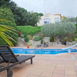 Villa Magnolia – hotel w mieście Mataró