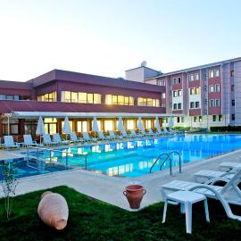 Crystal Kaymakli Hotel & Spa、Kaymaklıのホテル