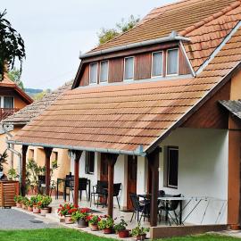 Ibolya Vendégház, khách sạn ở Kehidakustány