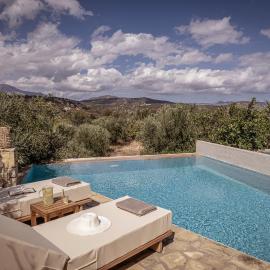 Istron Maisonettes with private pool, hotel i Istro