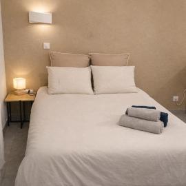 Pleasant, cozy studio with pool 2 mins from Montpellier, hotel v destinácii Juvignac