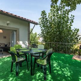 Carvalhosa Apartment