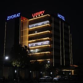 Ziyorat Luxury Hotel, отель в Фергане