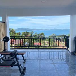 Big Head Bungalows, hotel in Koh Rong Sanloem